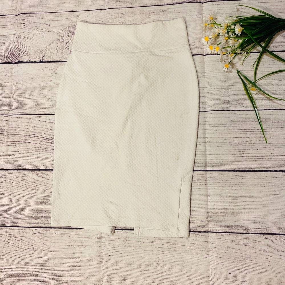 Bebe skirt